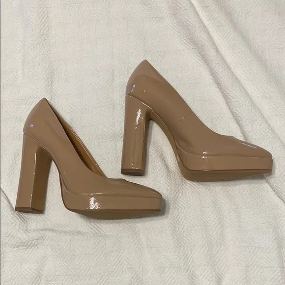 Jessica Simpson Glossy Brown Heels - Picture 2 of 7